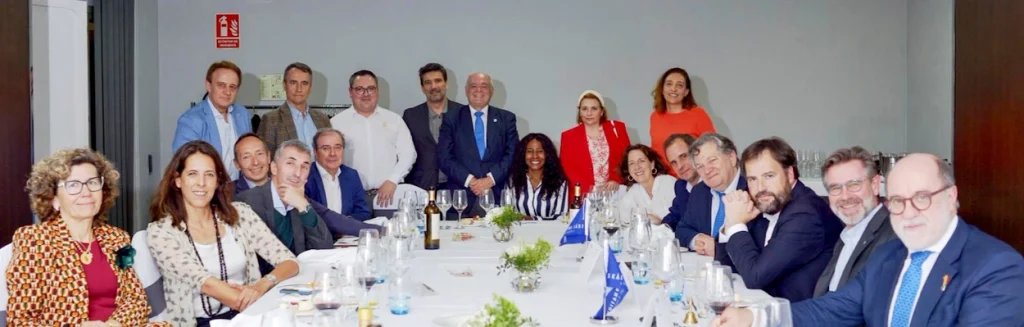 Primer almuerzo-coloquio de Frank Babinger como presidente de Skål Madrid
