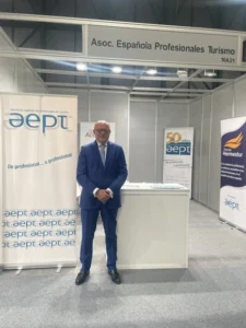 Santiago Vallejo en el estand de la AEPT